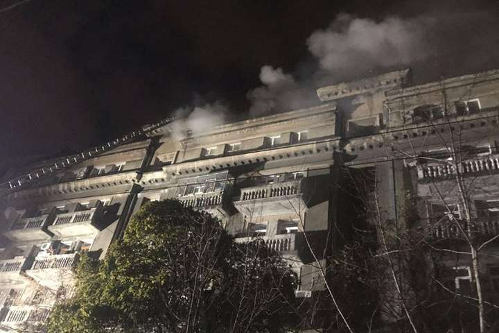 Рятувальники ліквідували пожежу в житловому будинку в Києві
