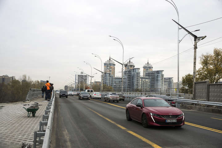 Міст Метро через Русанівську протоку відкрили після довготривалого ремонту (фото)