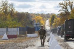 Розведення сил у Петрівському відклали через обстріли