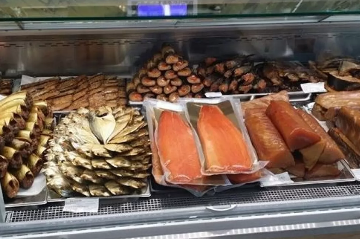 У столичному супермаркеті відомої мережі виявили рибу з токсинами ботулізму