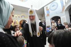  Патріарх РПЦ Кирило хоче збільшити населення РФ та популяризувати «багатодітні кровні сім'ї і материнство» 