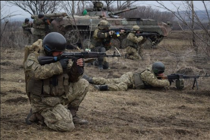 Бойовики на Донбасі гатили з гранатометів і мінометів: 13 обстрілів за добу