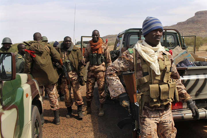 У Малі внаслідок нападу на військовий об’єкт загинули понад 50 солдатів