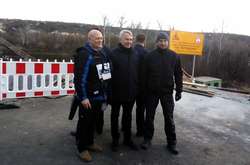 Ділянку розведення у Станиці Луганській відвідав глава МЗС Фінляндії (фото)