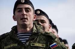 Росія не має права змушувати жителів Криму служити у своїй армії, – Human Rights Watch
