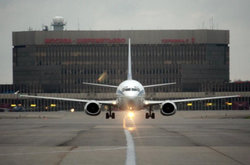 У Москві без пояснення причин затримали літак з хворим військовим аташе США