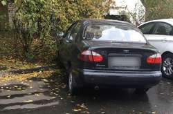 У столиці п’яний водій Daewoo «припаркувався» в чужу автівку (фото)