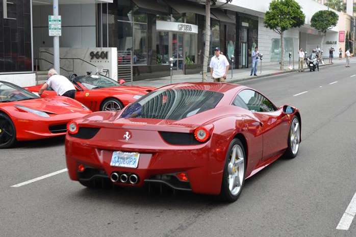 Ferrari планує випускати автомобілі без керма і педалей