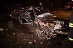 Автомобіль отримав серйозні пошкодження