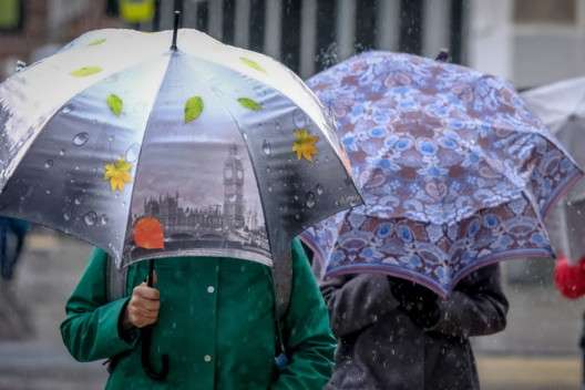 Потеплішає до +21 і дощі: прогноз погоди в Україні на 5 листопада