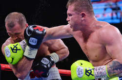 Альварес боявся подивитися в бік Ковальова, бо думав, що його вбив