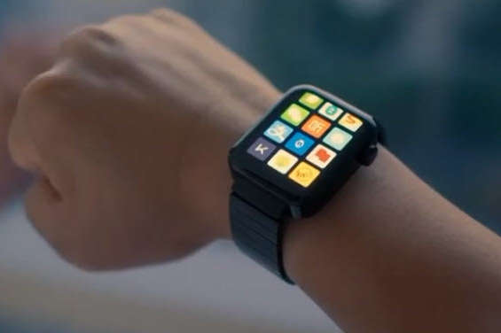 Xiaomi показала свои первые умные часы