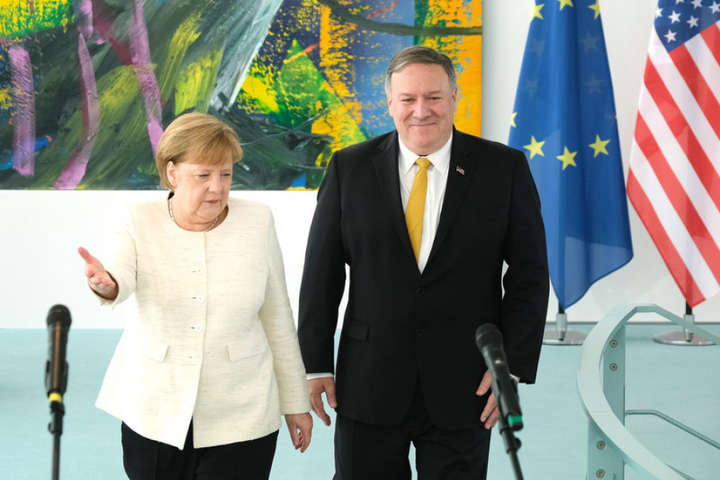 У США анонсували переговори Помпео й Меркель щодо України