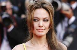 Анджелина Джоли