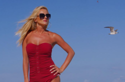  Ирина Федишин игриво позировала на камеру 
 instagram.com/irynafedyshyn/ 