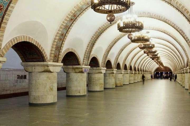Київську підземку знову «замінували»: зачинені три станції