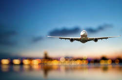 Китайского пилота навсегда отстранили от работы из-за женщины