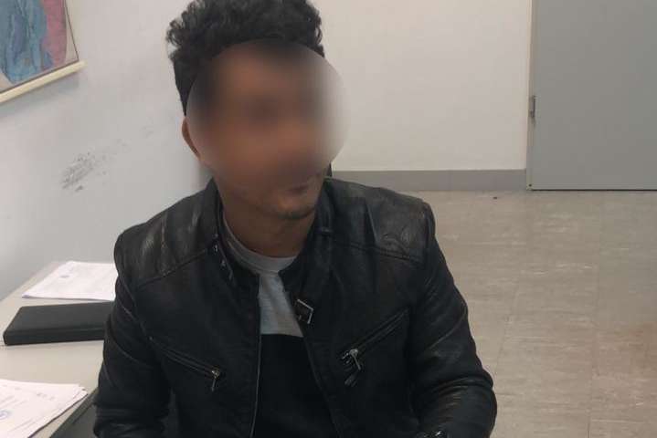 Громадянина Непалу затримано і поміщено в ізолятор тимчасового тримання - У «Борисполі» іноземець намагався підкупити прикордонника за 1,8 тис. євро