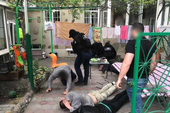 Одеські прокурори просять суд суворо покарати ділків наркотрафіку