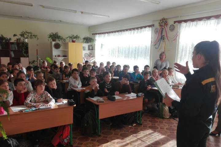 Рятувальники Одещини навчають дорослих і дітей правилам безпеки