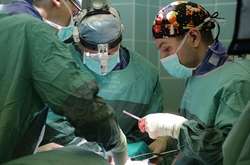 Перший у світі пересаджений пеніс з мошонкою добре прижився