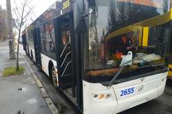 Пожежа у тролейбусі сталася на перехресті вулиць Щербаківського та Ружинської