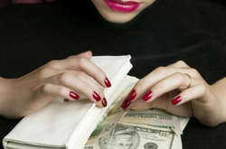 Шахрайство в турбізнесі: на Київщині аферистка ошукала людей на 320 тис. грн