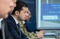 Розведення біля Золотого відбулося вчасно та безпечно, – Зеленський під час візиту до офісу СММ ОБСЄ