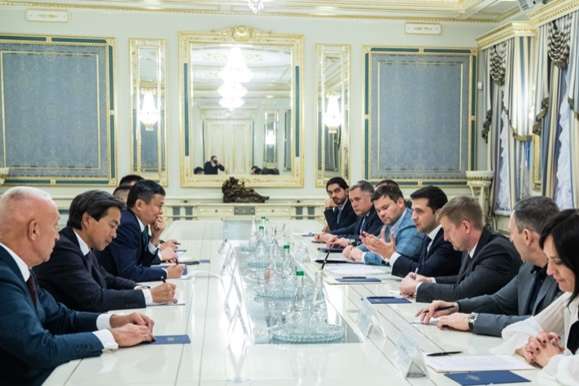 Володимир Зеленський провів зустріч із засновником компанії Alibaba Group Джеком Ма - Зеленський зробив бізнес-пропозицію засновнику Alibaba