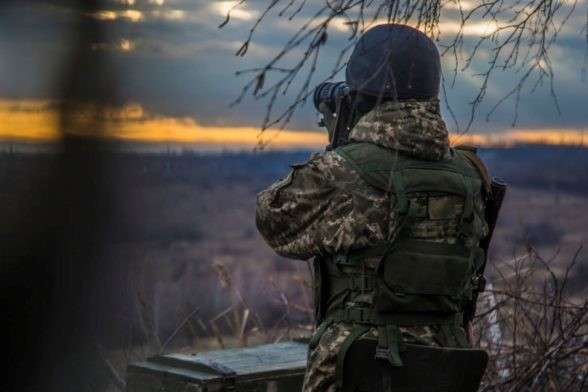 Доба на Донбасі: 18 обстрілів, є поранений