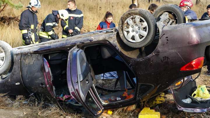 Масштабна ДТП під Києвом: водій BMW розбив чотири автівки