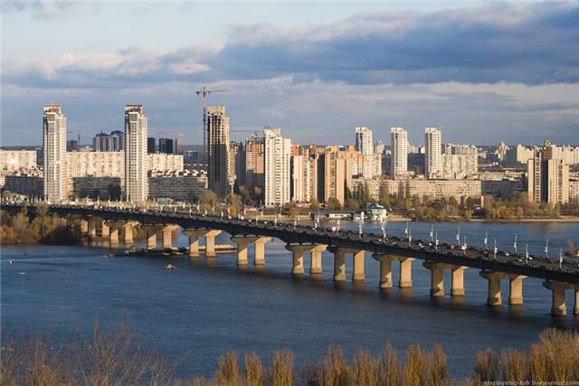 Київ очікує дозволу від Мінкульту на реконструкцію моста, що може рухнути