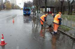Дорожники показали, як рятують Київ від потопу (фото)