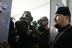Прихильники Філарета влаштували погром у суді на Печерську (фото, відео)
