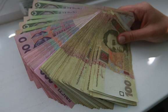 Столичну банкіршу викрили у заволодінні понад 1 млн грн