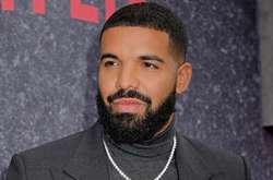 Дрейк приобрел кроссовки с ароматом ладана, наполненные святой водой (фото)