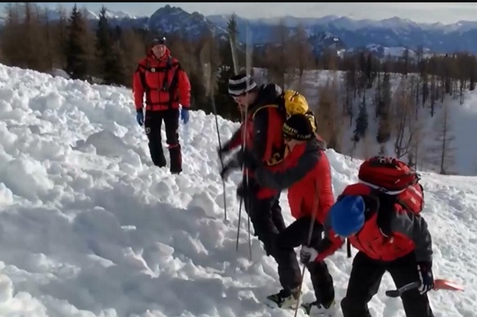 В Альпах лавина накрила групу лижників, є загиблі