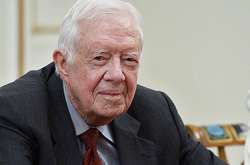 Джиммі Картер був прийнятий в лікарню для проведення процедури щодо зниження внутрішньочерепного тиску