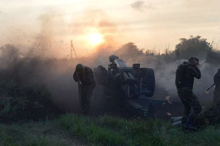 Доба на Донбасі: бойовики 15 разів відривали вогонь, двох військових поранено