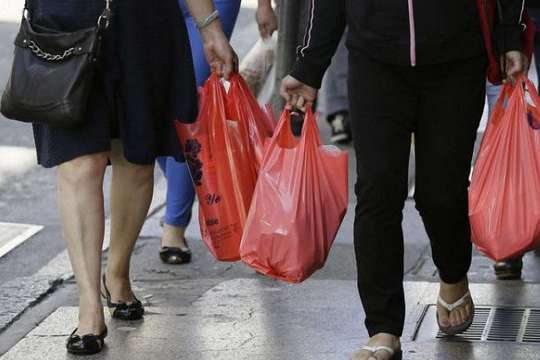 Рада планує заборонити пластикові та оксорозкладні пакети 