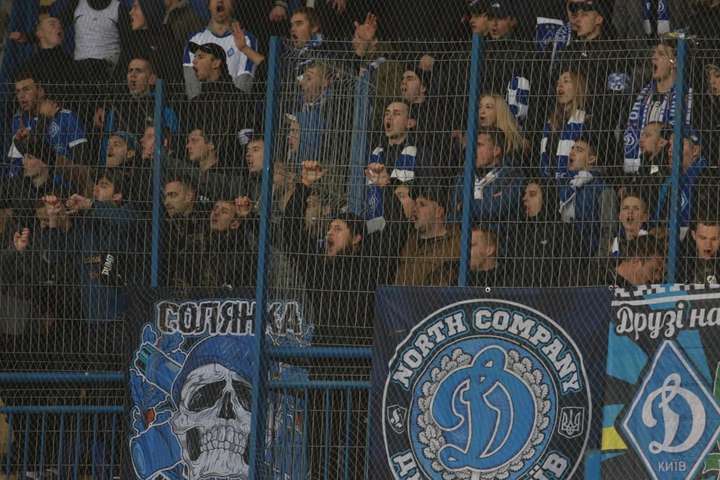 Фанати «Динамо» закликали керівництво клубу не впускати людей із символікою «Шахтаря» на стадіон