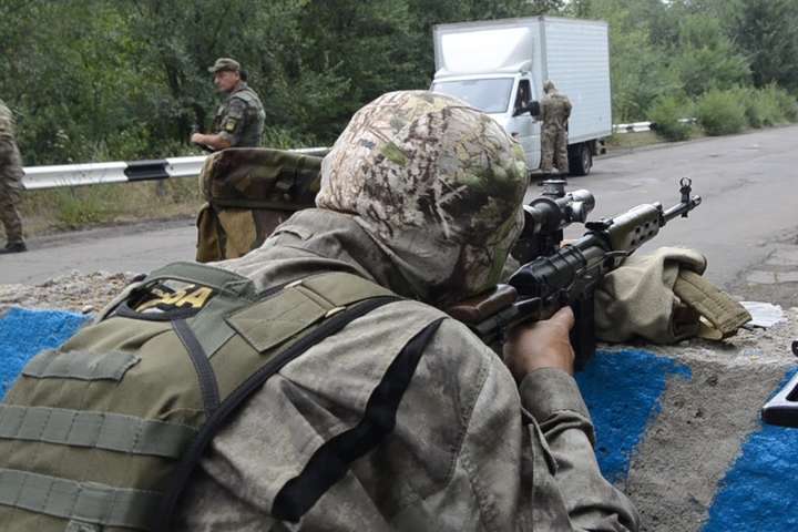 Доба на Донбасі: 17 обстрілів з боку бойовиків, без втрат для ЗСУ