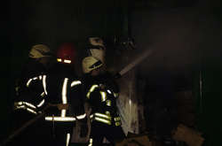 На Лук’янівці згорів кіоск прийому склотари (фото, відео)