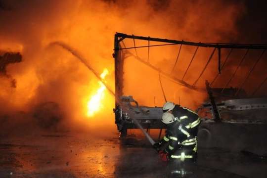 Під Вінницею знову згорів військовий склад. Рятувальники боролися з вогнем чотири години