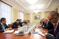 Зеленський обговорив з послами G7 хід реформи в Україні