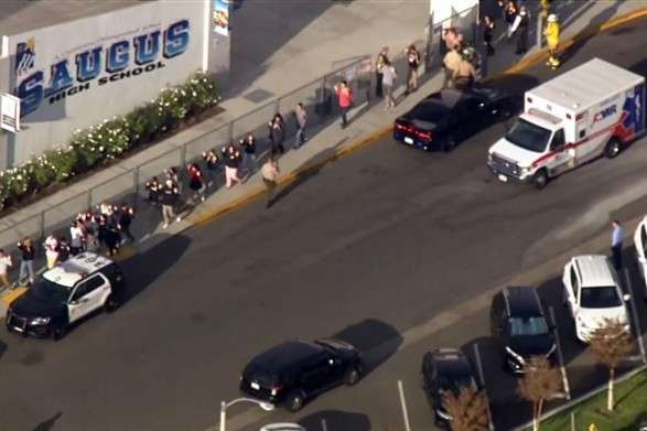 Поліція Каліфорнії встановила особу нападника у школі 