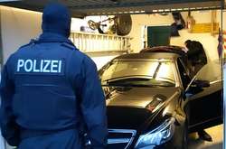 Під час рейду поліції проведено 38 обшуків квартир