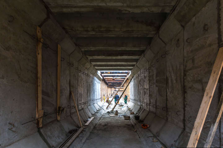 Будівництво метро на Виноградар: з’явився перший тунель (фото)