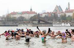 Как польские «моржи» открывали купальный сезон. Фотогалерея