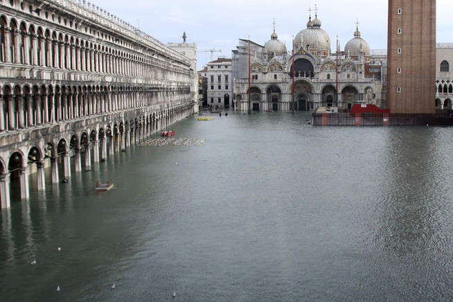 Площу Сан Марко у Венеції закрили: на місто насувається нова повінь